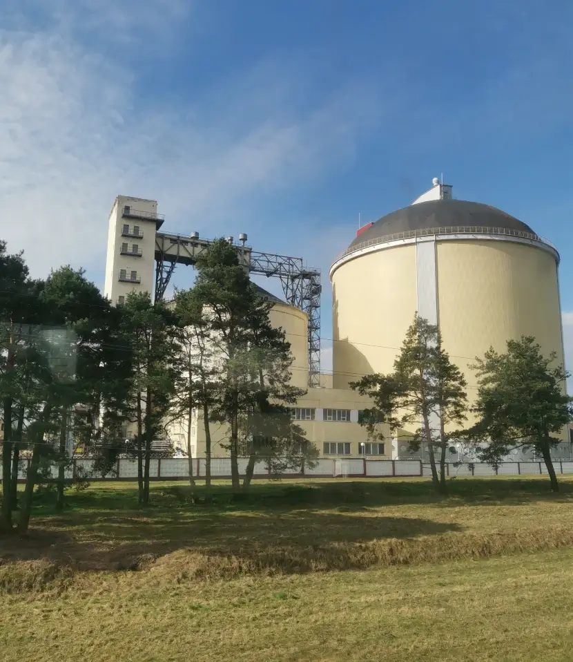 Sustainable community demonstrating clean power deployment and energy efficiency